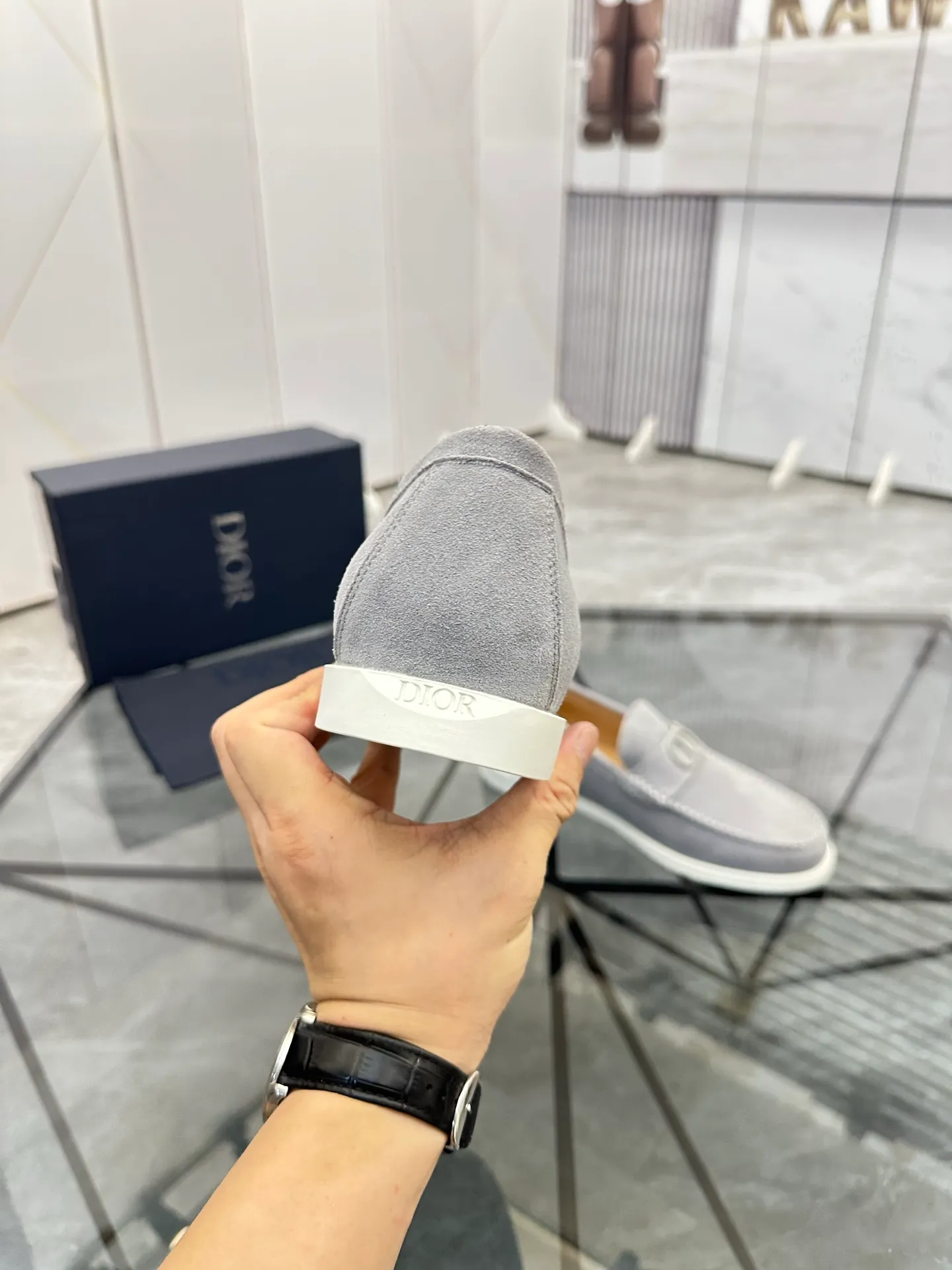 Selling men's shoes 💰: 💰P440¥ Product trademark: Dio* "Dior*" slip-on shoes Regular size: 39-44 (can be customized to 45.46) Product materials: imported nubuck leather upper, cowhide lining, original outsole. Number: 628